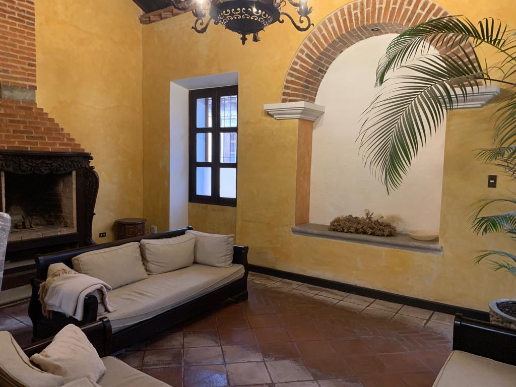 134 - Casa con estilo colonial a la venta en Centro de Antigua - MIA Real  Estate Antigua